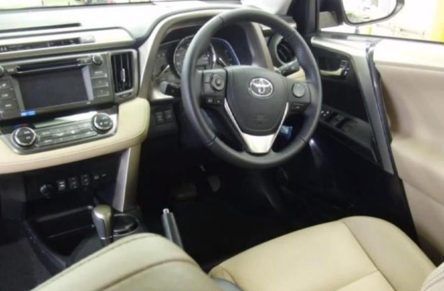  Toyota RAV4 2014 года  (фото 2 из 11)